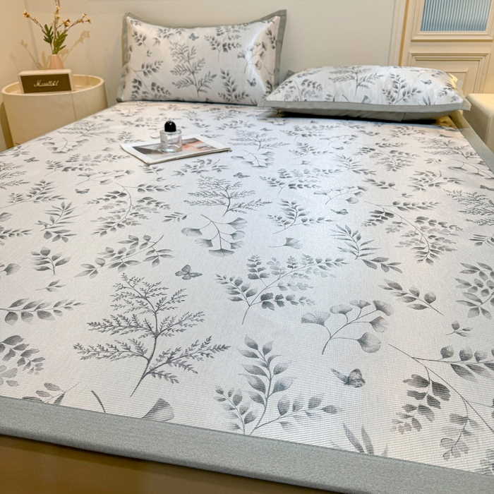 91家纺网 家纺一手货源 找家纺 LIFE.丽芙 2025春夏季新品数码印花冰藤凉席平铺冰丝凉席印花小清新绑带款三件套（风格一） 水墨叶