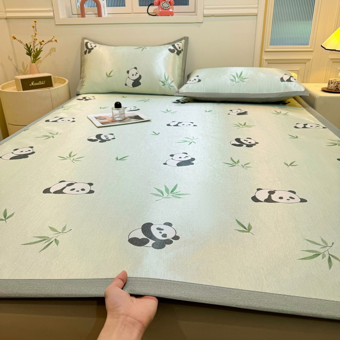 LIFE.丽芙 2025春夏季新品数码印花冰藤凉席平铺冰丝凉席印花小清新绑带款三件套（风格一） 小熊猫