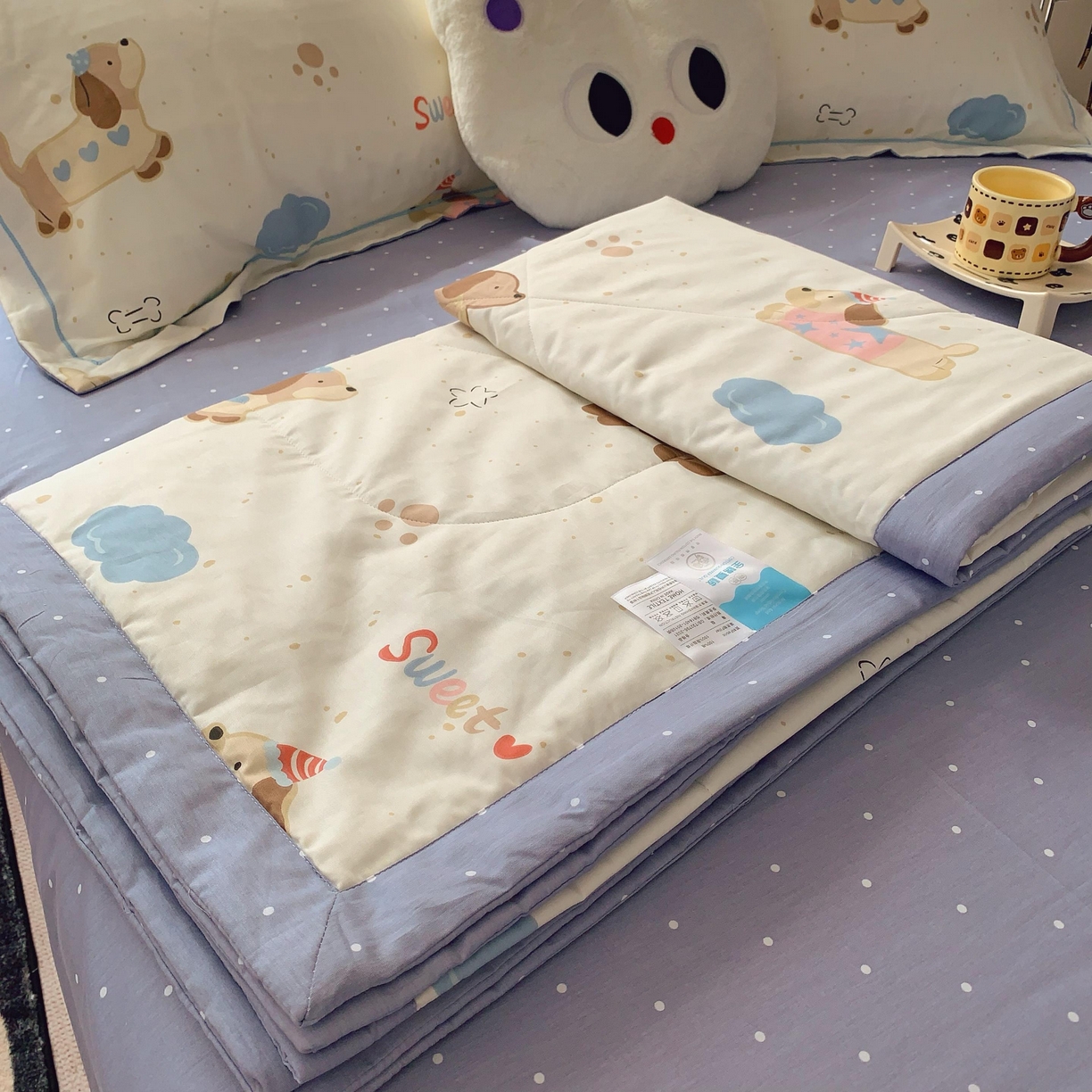 91家纺网 家纺一手货源 找家纺 莱豫家纺 2025春夏新款纯棉全棉夏被夏凉被四件套 腊肠狗