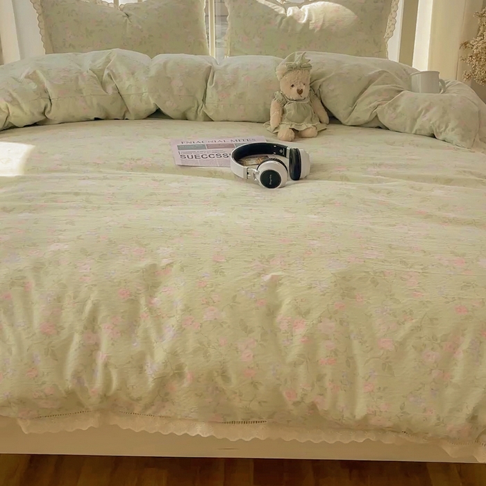 91家纺网 家纺一手货源 找家纺 繁花家居 2025新款镂空白色花边直播热款四件套 木槿绿