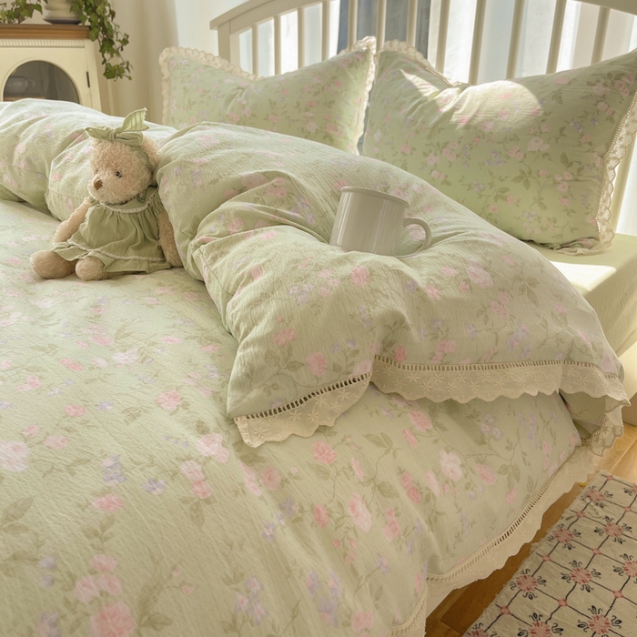 91家纺网 家纺一手货源 找家纺 繁花家居 2025新款镂空白色花边直播热款四件套 木槿绿