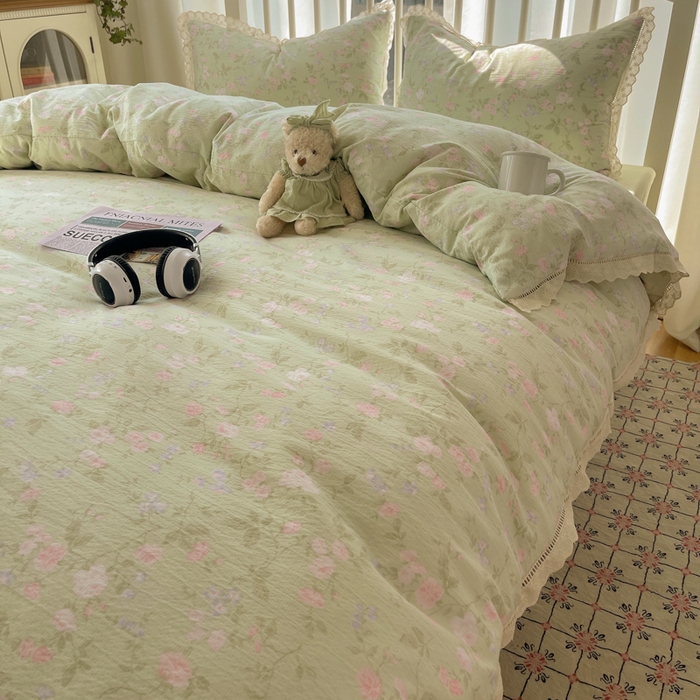 91家纺网 家纺一手货源 找家纺 繁花家居 2025新款镂空白色花边直播热款四件套 木槿绿