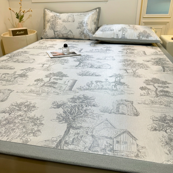 91家纺网 家纺一手货源 找家纺 LIFE.丽芙 2025春夏季新品数码印花冰藤凉席平铺冰丝凉席印花小清新绑带款三件套（风格一） 秘密庄园