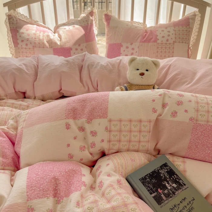 91家纺网 家纺一手货源 找家纺 繁花家居 2025新款镂空白色花边直播热款四件套 糖心花园