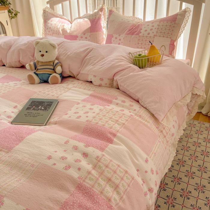 91家纺网 家纺一手货源 找家纺 繁花家居 2025新款镂空白色花边直播热款四件套 糖心花园