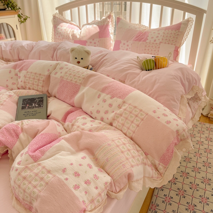 91家纺网 家纺一手货源 找家纺 繁花家居 2025新款镂空白色花边直播热款四件套 糖心花园