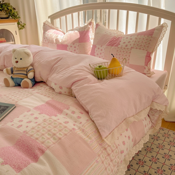 91家纺网 家纺一手货源 找家纺 繁花家居 2025新款镂空白色花边直播热款四件套 糖心花园