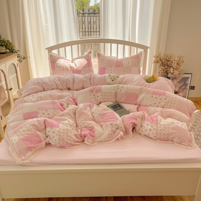 91家纺网 家纺一手货源 找家纺 繁花家居 2025新款镂空白色花边直播热款四件套 糖心花园