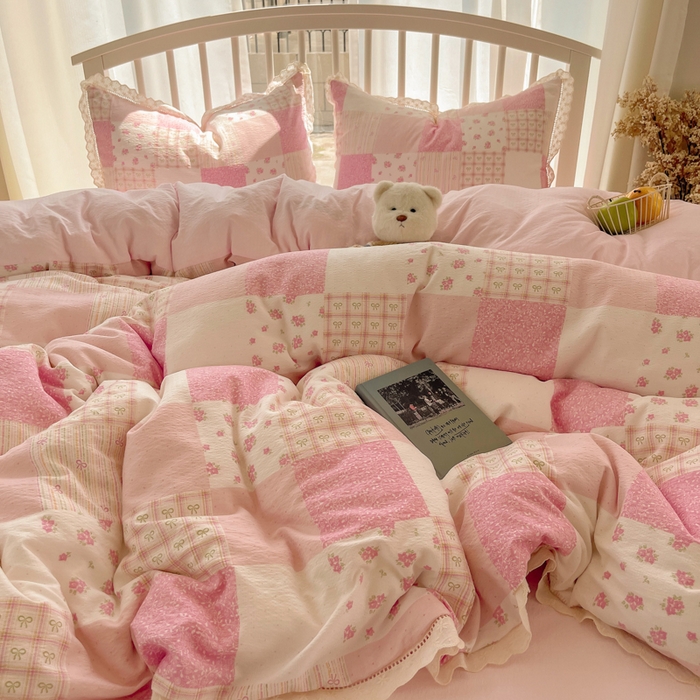 91家纺网 家纺一手货源 找家纺 繁花家居 2025新款镂空白色花边直播热款四件套 糖心花园