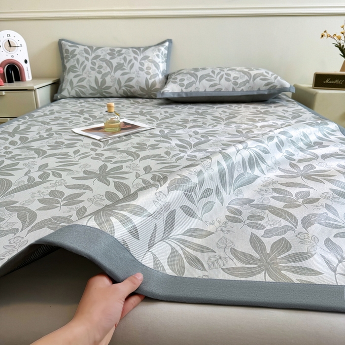 91家纺网 家纺一手货源 找家纺 （总）LIFE.丽芙 2025春夏季新品数码印花冰藤凉席平铺冰丝凉席印花小清新绑带款三件套（风格二）