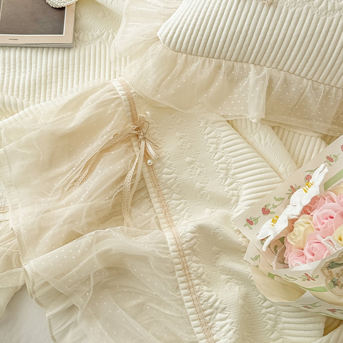 91家纺网 家纺一手货源 找家纺 （总）蓝邻家纺 2025春夏新款PE提花海岛皱花边织带款凉席系列-场景二