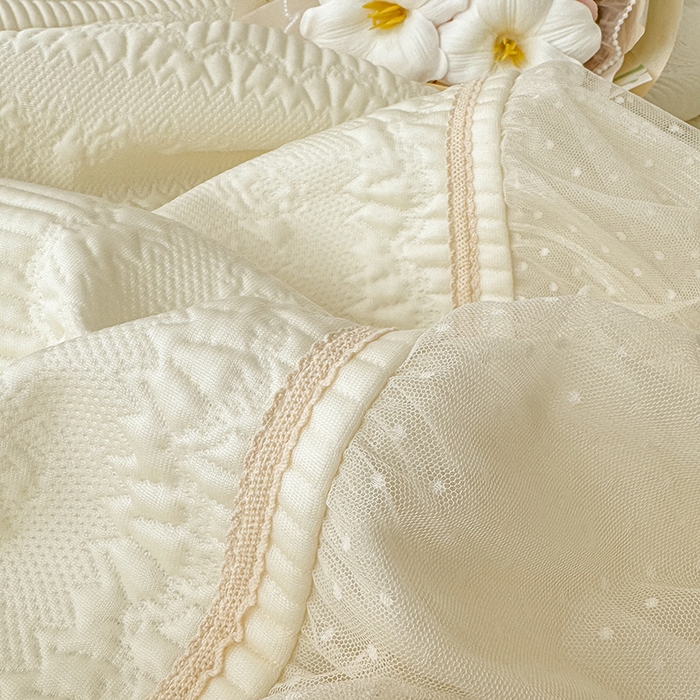 91家纺网 家纺一手货源 找家纺 （总）蓝邻家纺 2025春夏新款PE提花海岛皱花边织带款凉席系列-场景二