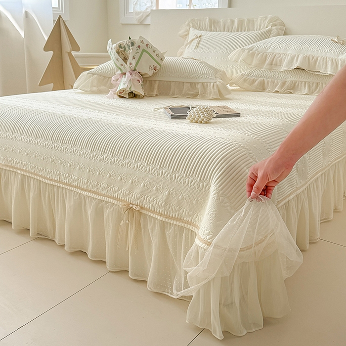 91家纺网 家纺一手货源 找家纺 （总）蓝邻家纺 2025春夏新款PE提花海岛皱花边织带款凉席系列-场景二