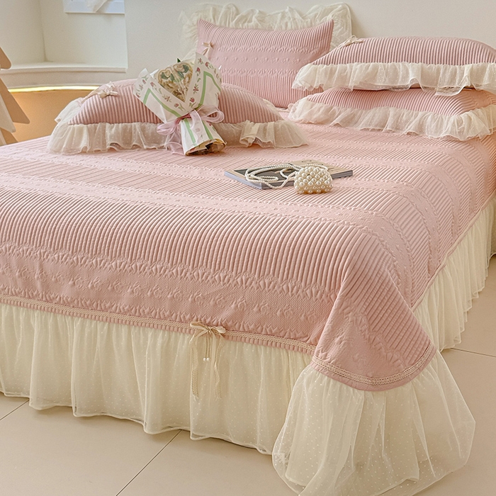 91家纺网 家纺一手货源 找家纺 （总）蓝邻家纺 2025春夏新款PE提花海岛皱花边织带款凉席系列-场景二