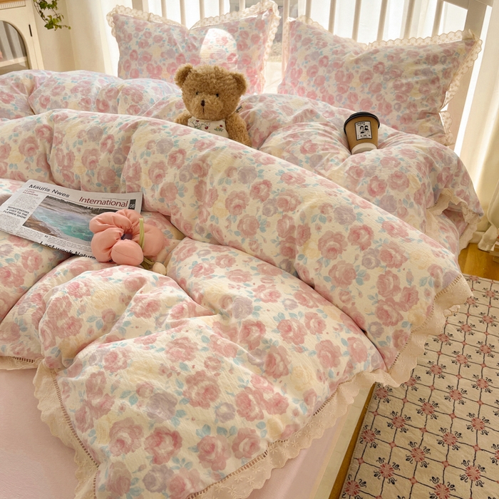 91家纺网 家纺一手货源 找家纺 繁花家居 2025新款镂空白色花边直播热款四件套 晚香玉