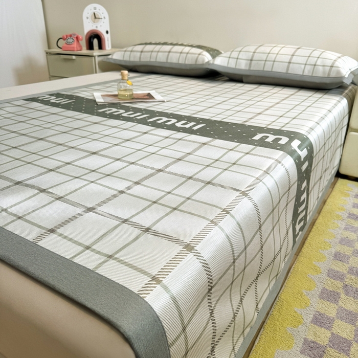 91家纺网 家纺一手货源 找家纺 （总）LIFE.丽芙 2025春夏季新品数码印花冰藤凉席平铺冰丝凉席印花小清新绑带款三件套（风格二）