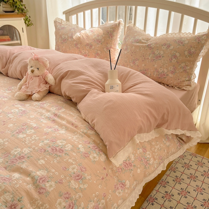 91家纺网 家纺一手货源 找家纺 繁花家居 2025新款镂空白色花边直播热款四件套 雾岛长歌