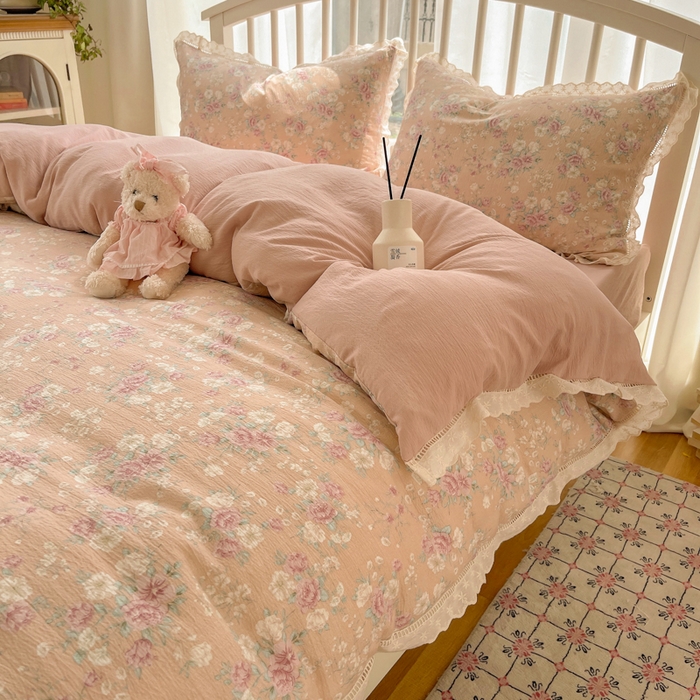 91家纺网 家纺一手货源 找家纺 繁花家居 2025新款镂空白色花边直播热款四件套 雾岛长歌