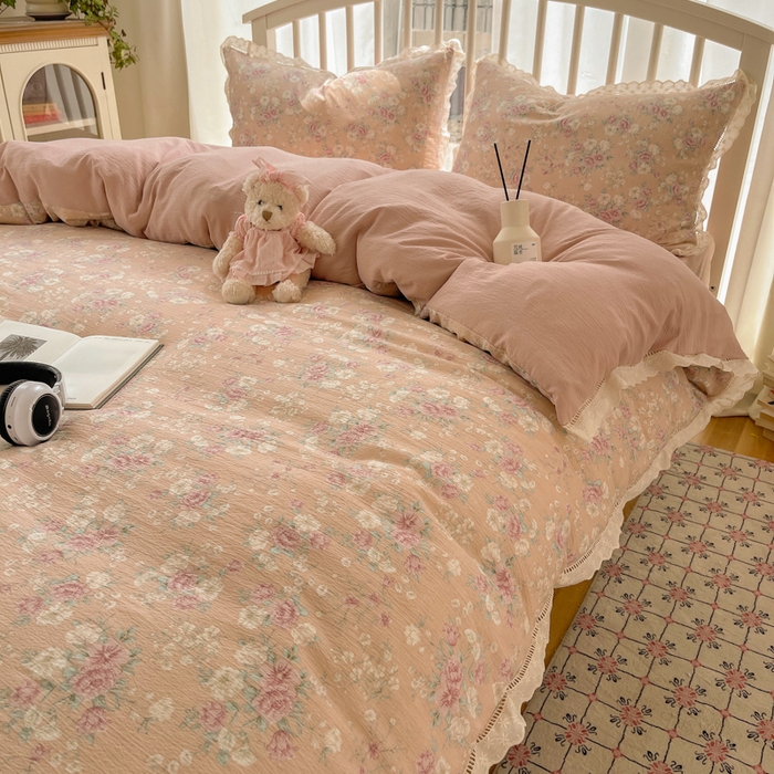 91家纺网 家纺一手货源 找家纺 繁花家居 2025新款镂空白色花边直播热款四件套 雾岛长歌