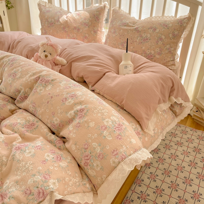 91家纺网 家纺一手货源 找家纺 繁花家居 2025新款镂空白色花边直播热款四件套 雾岛长歌