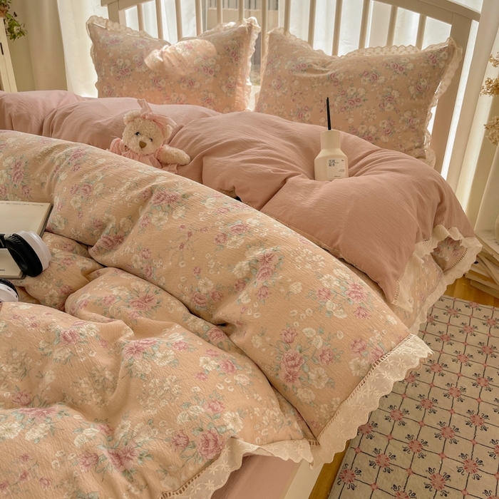 91家纺网 家纺一手货源 找家纺 繁花家居 2025新款镂空白色花边直播热款四件套 雾岛长歌