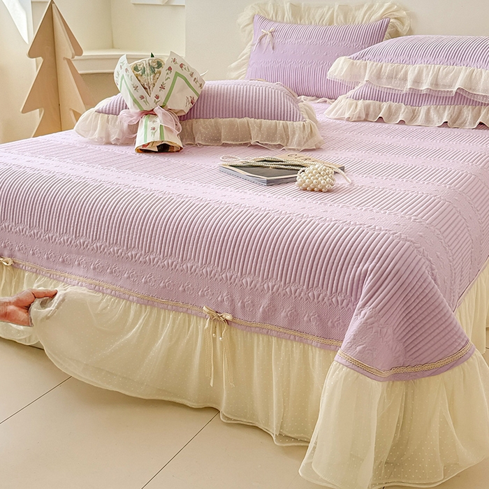 蓝邻家纺 2025春夏新款PE提花海岛皱花边织带款凉席系列-场景二 羽希-浅紫