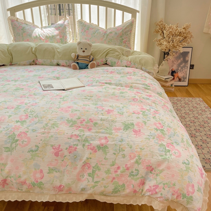 91家纺网 家纺一手货源 找家纺 繁花家居 2025新款镂空白色花边直播热款四件套 雨过天青