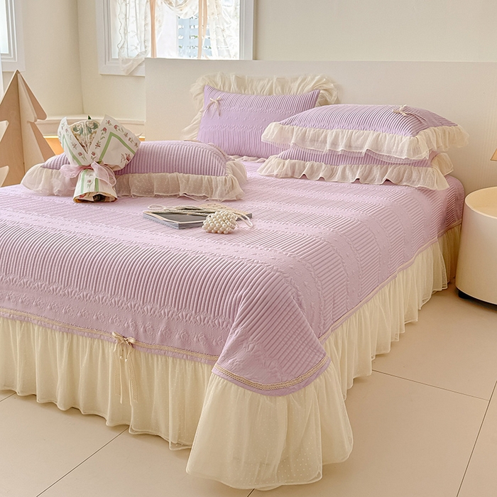 91家纺网 家纺一手货源 找家纺 蓝邻家纺 2025春夏新款PE提花海岛皱花边织带款凉席系列-场景二 羽希-浅紫