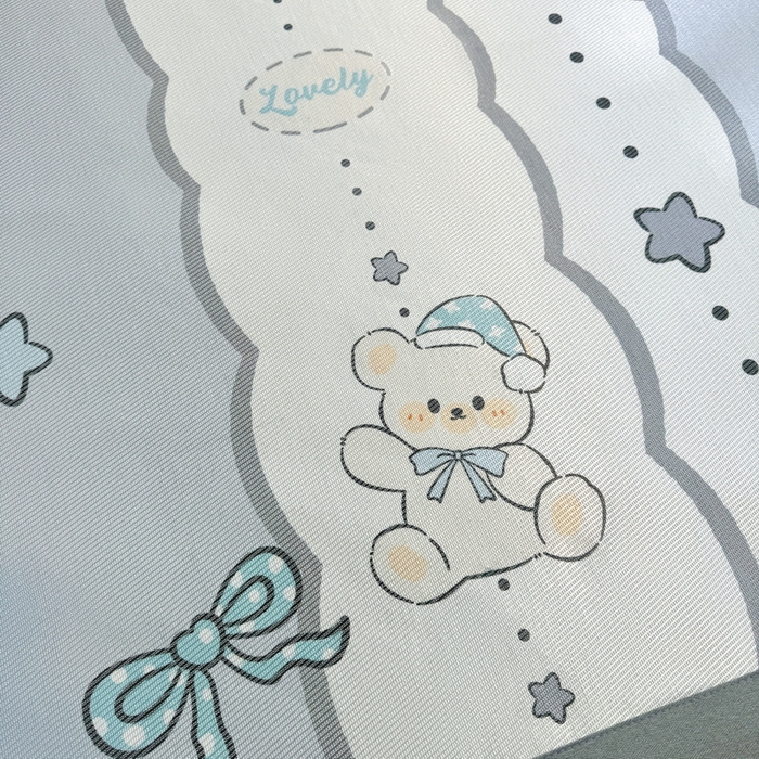 91家纺网 家纺一手货源 找家纺 LIFE.丽芙 2025春夏季新品数码印花冰藤凉席平铺冰丝凉席印花小清新绑带款三件套（风格二） 甜梦小熊