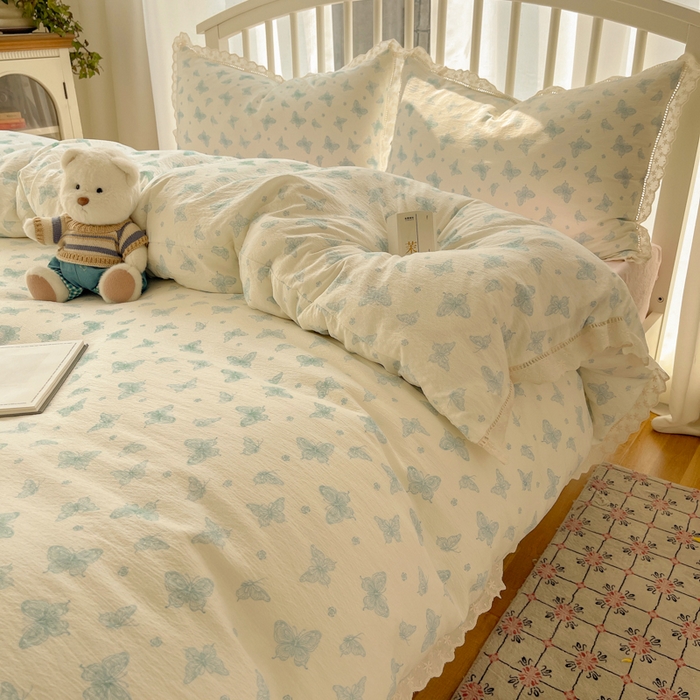 91家纺网 家纺一手货源 找家纺 繁花家居 2025新款镂空白色花边直播热款四件套 雾中蝶舞