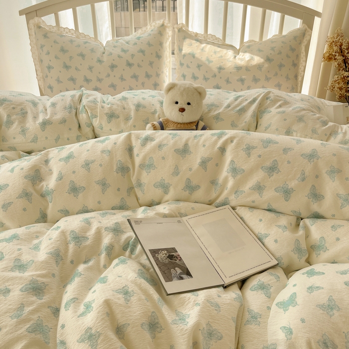 91家纺网 家纺一手货源 找家纺 繁花家居 2025新款镂空白色花边直播热款四件套 雾中蝶舞