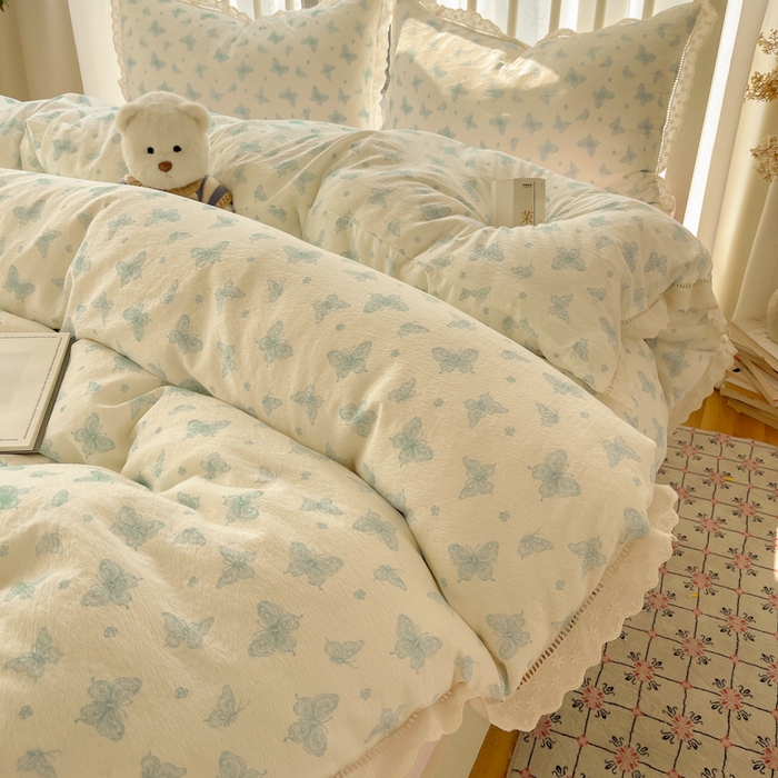 91家纺网 家纺一手货源 找家纺 繁花家居 2025新款镂空白色花边直播热款四件套 雾中蝶舞