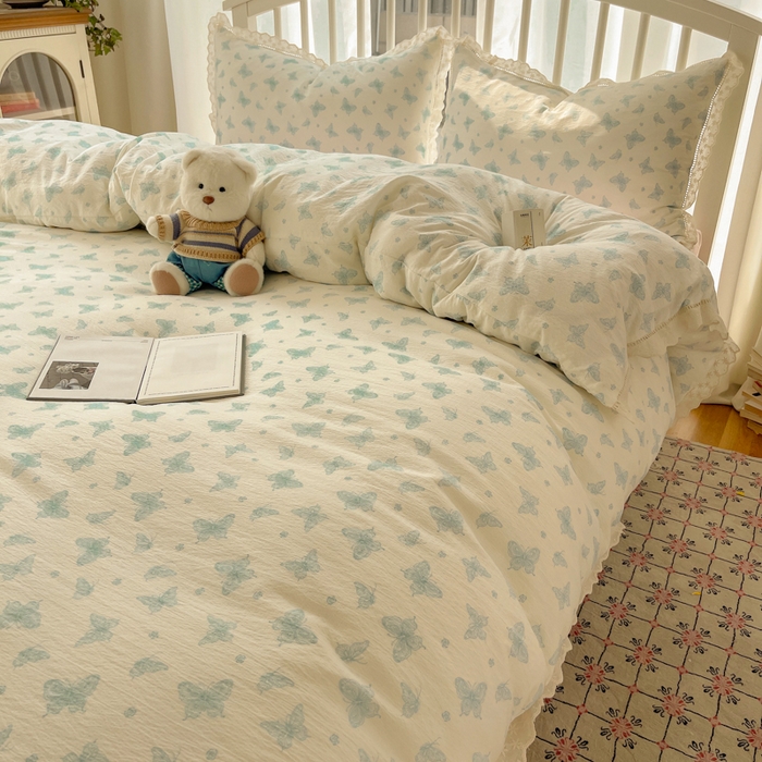 91家纺网 家纺一手货源 找家纺 繁花家居 2025新款镂空白色花边直播热款四件套 雾中蝶舞