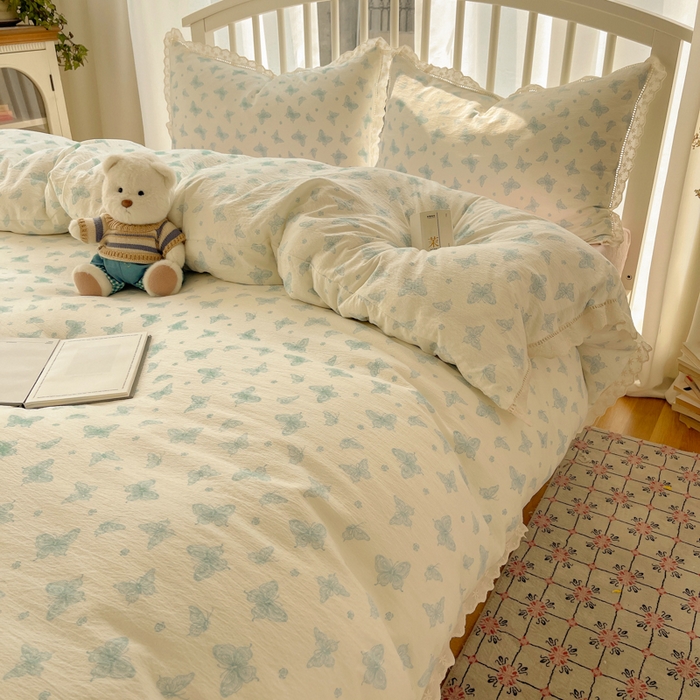 91家纺网 家纺一手货源 找家纺 繁花家居 2025新款镂空白色花边直播热款四件套 雾中蝶舞