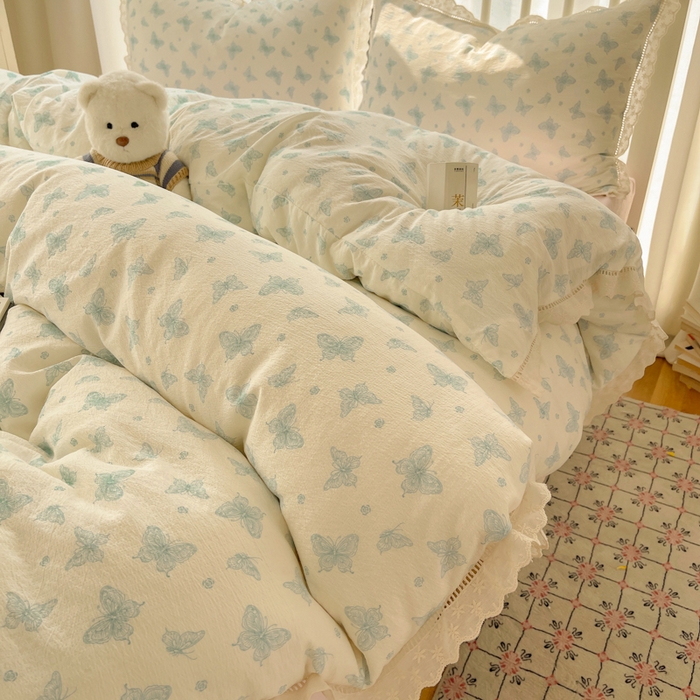 91家纺网 家纺一手货源 找家纺 繁花家居 2025新款镂空白色花边直播热款四件套 雾中蝶舞