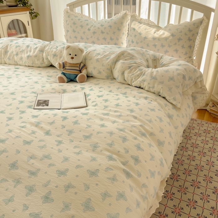 91家纺网 家纺一手货源 找家纺 繁花家居 2025新款镂空白色花边直播热款四件套 雾中蝶舞