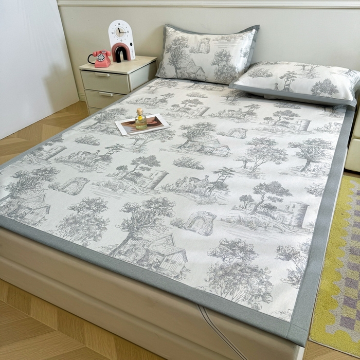 91家纺网 家纺一手货源 找家纺 LIFE.丽芙 2025春夏季新品数码印花冰藤凉席平铺冰丝凉席印花小清新绑带款三件套（风格二） 秘密庄园