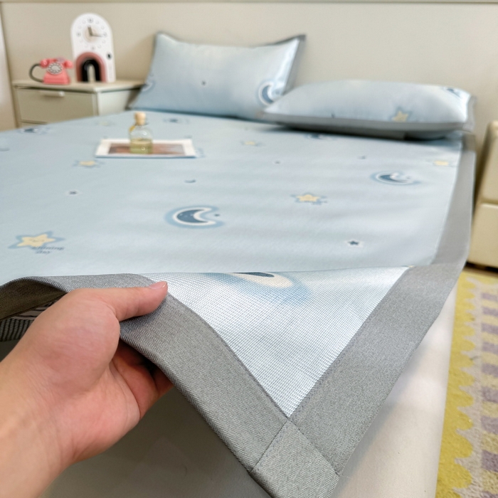 91家纺网 家纺一手货源 找家纺 LIFE.丽芙 2025春夏季新品数码印花冰藤凉席平铺冰丝凉席印花小清新绑带款三件套（风格二） 星辰