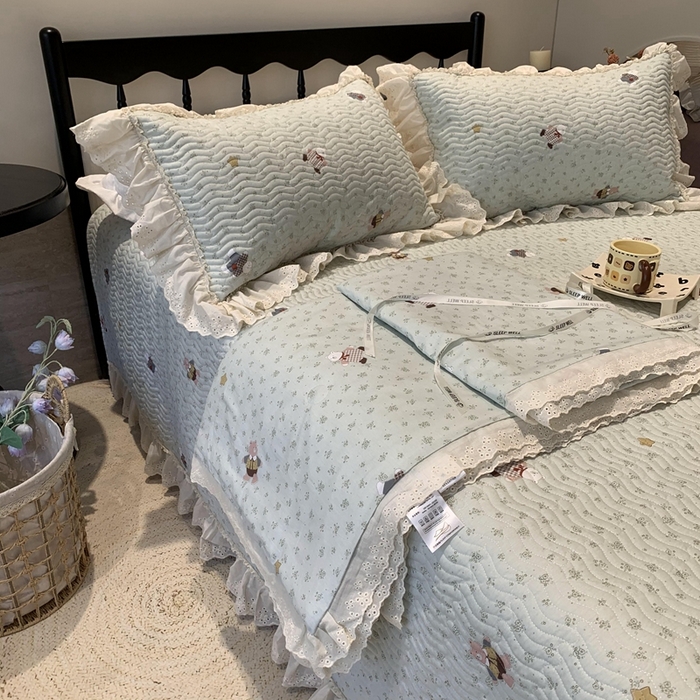 91家纺网 家纺一手货源 找家纺 莱豫2025新款纯棉花边夏被床盖 小花熊-夏被