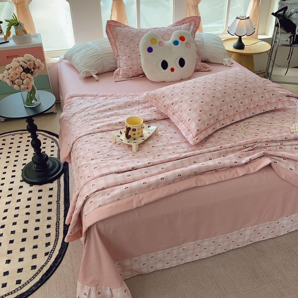 91家纺网 家纺一手货源 找家纺 莱豫家纺 2025春夏新款纯棉全棉夏被夏凉被四件套 樱桃格子粉
