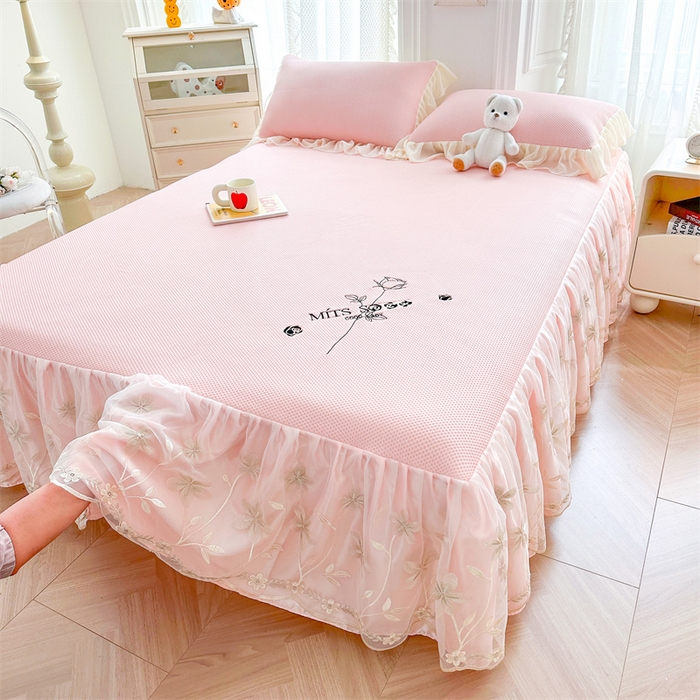 91家纺网 家纺一手货源 找家纺 （总）好儿喜家纺 2025新款玫瑰花夏被凉席床裙四件套冰丝凉席床罩凉感豆豆床席韩式花边凉席