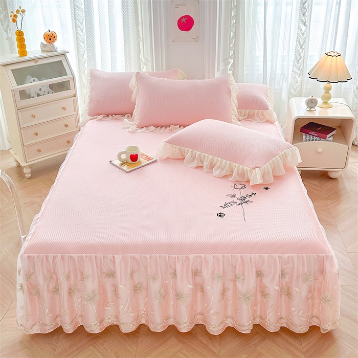 91家纺网 家纺一手货源 找家纺 （总）好儿喜家纺 2025新款玫瑰花夏被凉席床裙四件套冰丝凉席床罩凉感豆豆床席韩式花边凉席