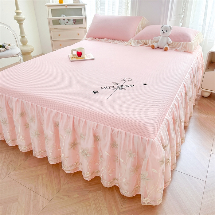 91家纺网 家纺一手货源 找家纺 （总）好儿喜家纺 2025新款玫瑰花夏被凉席床裙四件套冰丝凉席床罩凉感豆豆床席韩式花边凉席