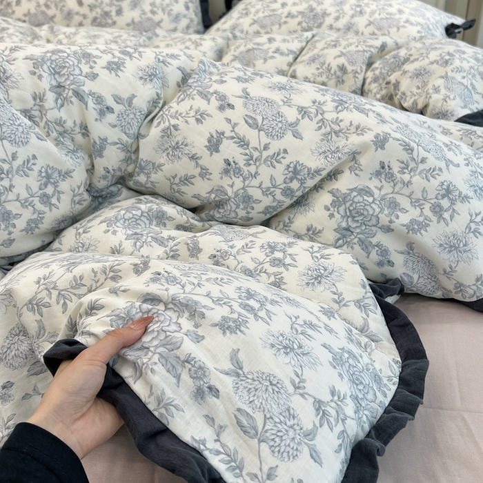 91家纺网 家纺一手货源 找家纺 荣轩 2024新款全棉印花双层纱四件套 皱皱纱花边款 雾野山茶