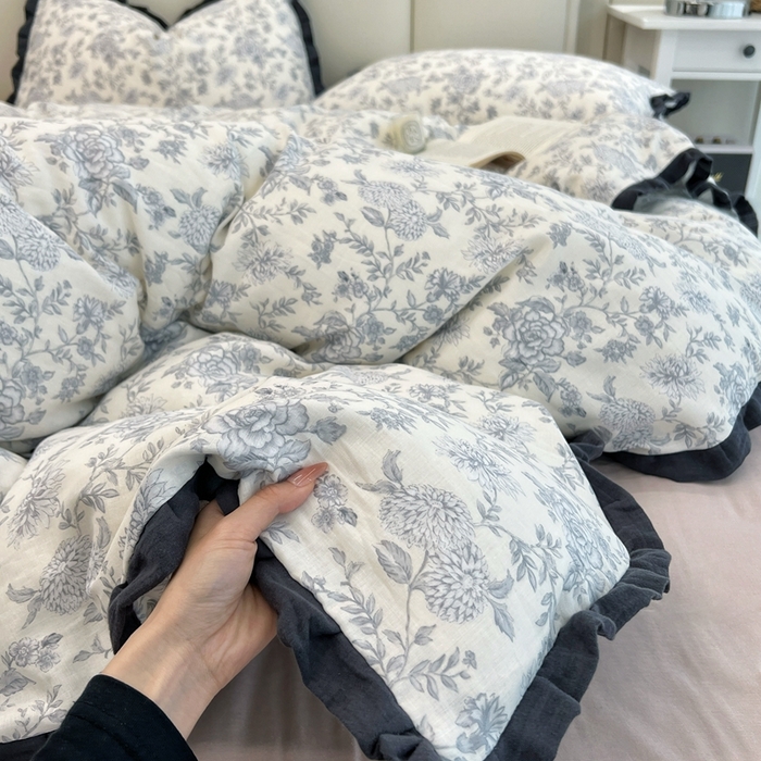 91家纺网 家纺一手货源 找家纺 荣轩 2024新款全棉印花双层纱四件套 皱皱纱花边款 雾野山茶