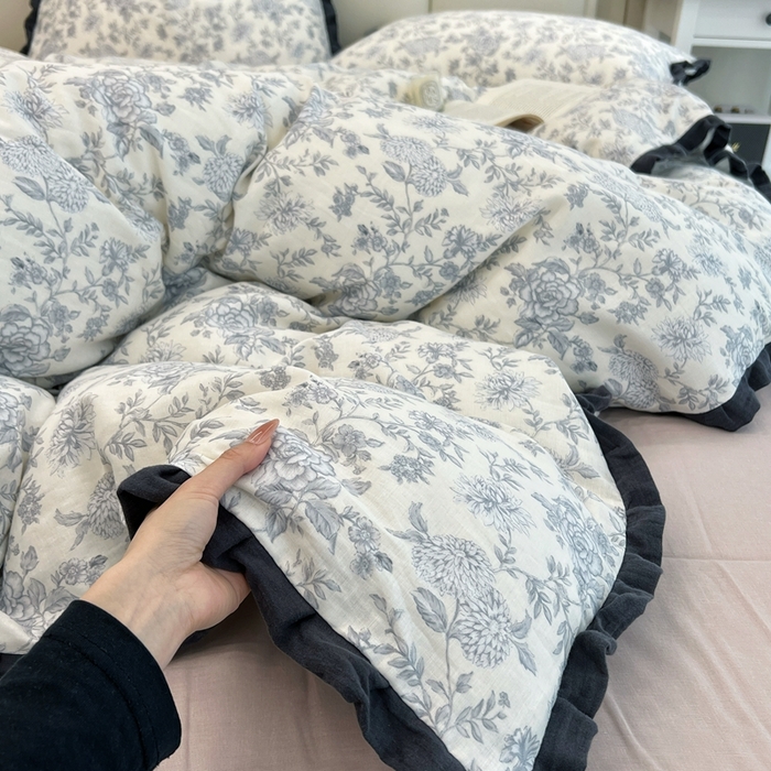 91家纺网 家纺一手货源 找家纺 荣轩 2024新款全棉印花双层纱四件套 皱皱纱花边款 雾野山茶