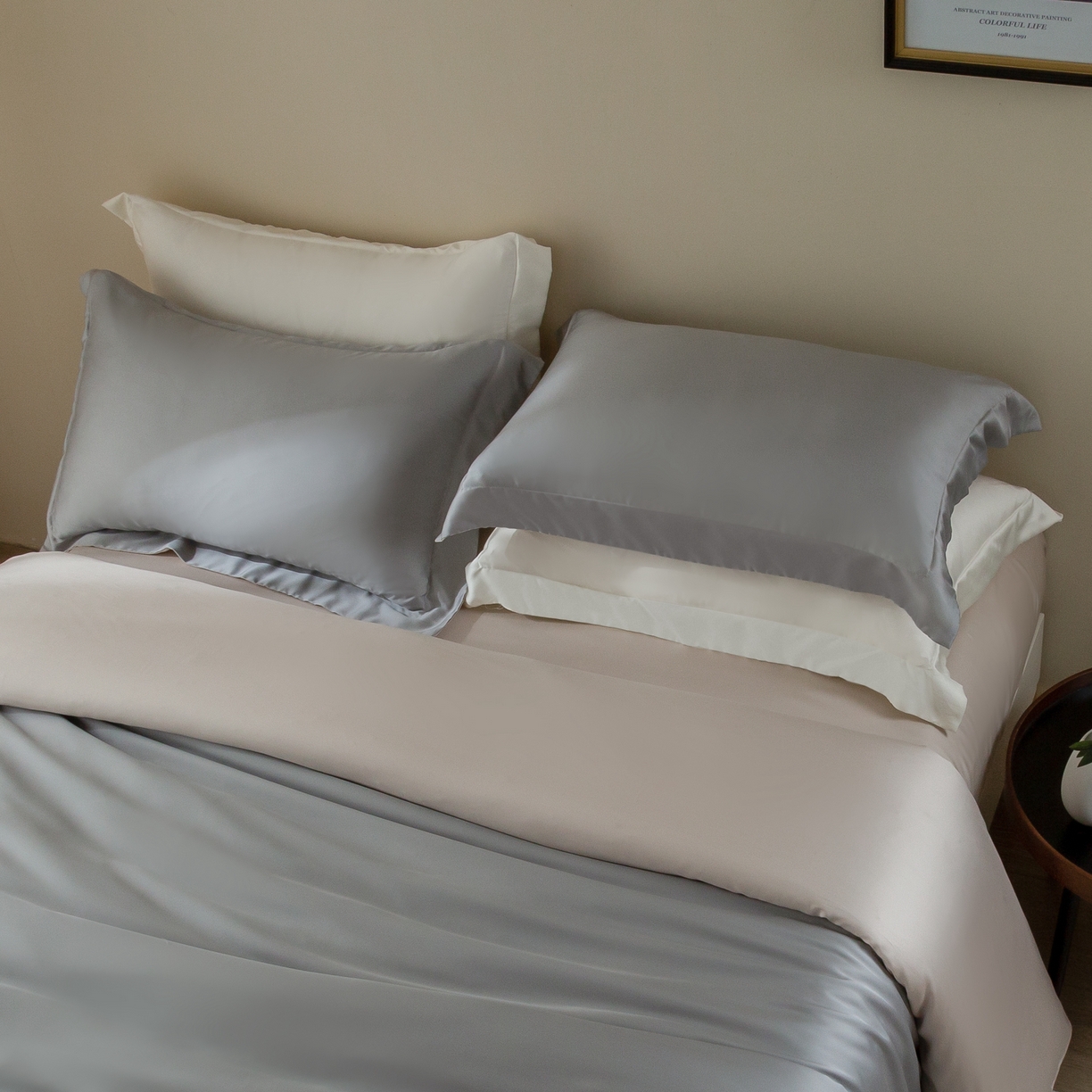 91家纺网 家纺一手货源 找家纺 ONE TWO ONE 121 2025新款60支奥地利进口兰精天丝秋风系列单品-枕套 白月灰