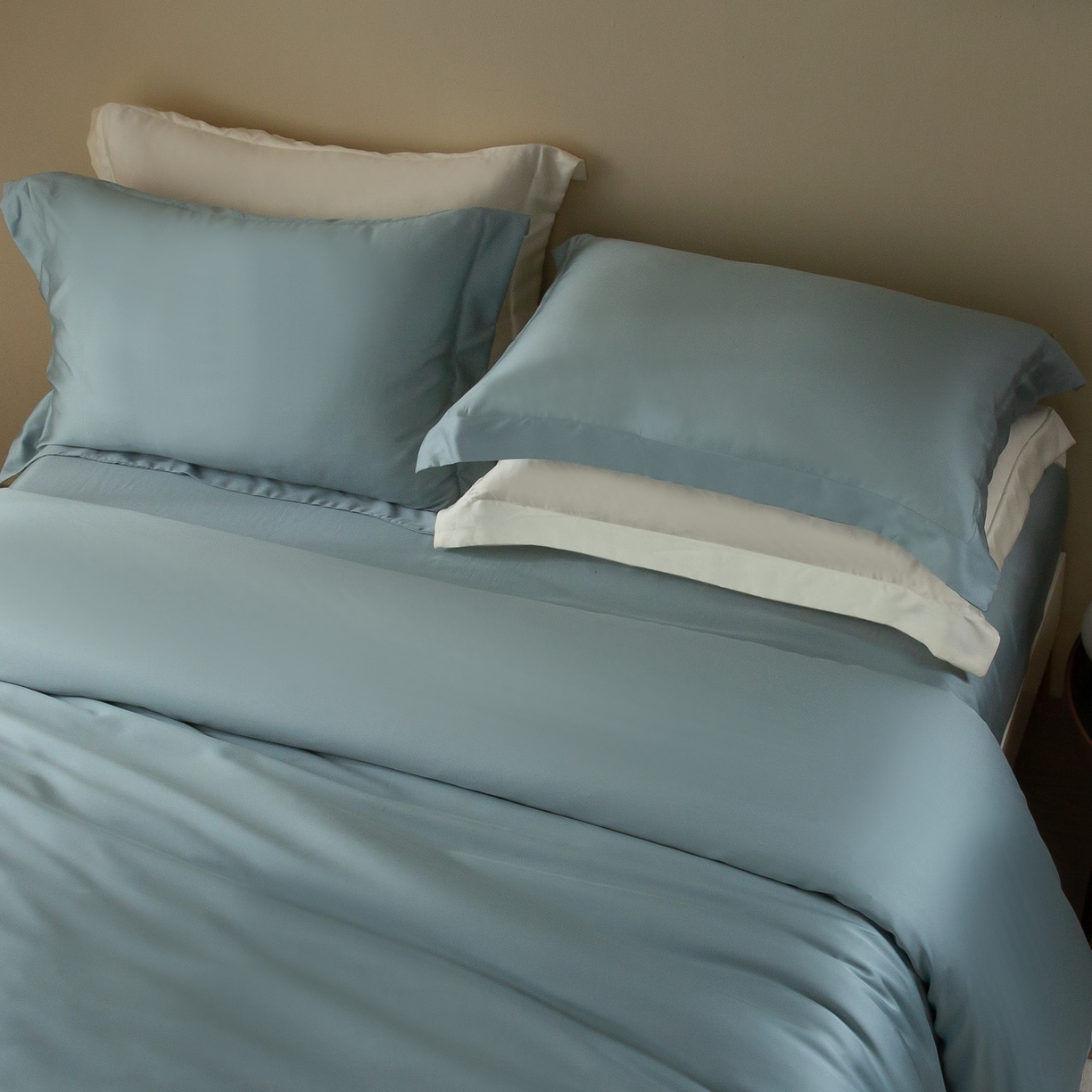 91家纺网 家纺一手货源 找家纺 ONE TWO ONE 121 2025新款60支奥地利进口兰精天丝秋风系列单品-枕套 星雾蓝