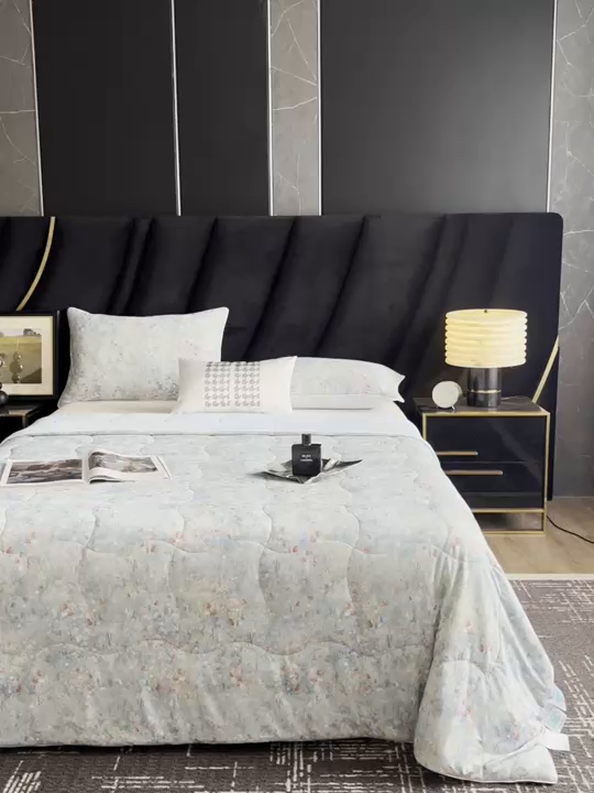 91家纺网 家纺一手货源 找家纺 锦禾穗 2025新款锦禾穗锦氨数码印花夏被 丛林漫步