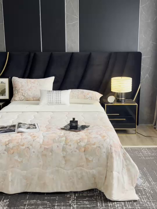 91家纺网 家纺一手货源 找家纺 锦禾穗 2025新款锦禾穗锦氨数码印花夏被 洛可可